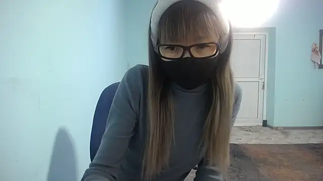Snapshot of elllaaxx chatting on January 24, 9:49 am elllaaxx online show from January 24, 9:49 am