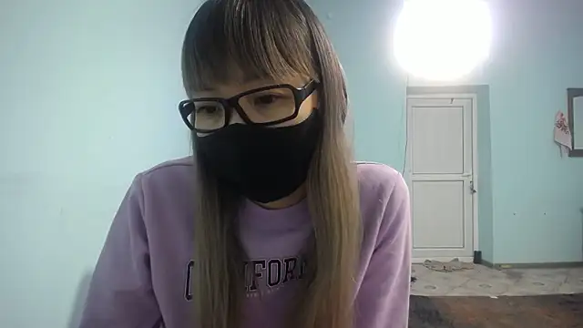 Snapshot of elllaaxx chatting on February 1, 4:14 am elllaaxx online show from February 1, 4:14 am