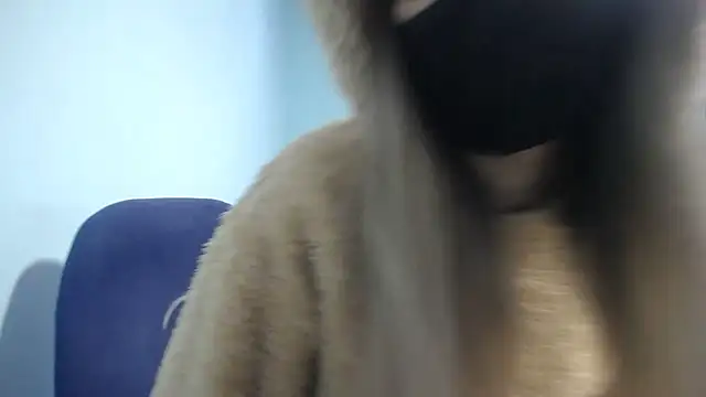 Snapshot of elllaaxx chatting on February 2, 4:05 am elllaaxx online show from February 2, 4:05 am