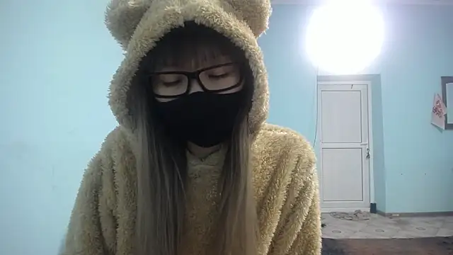Snapshot of elllaaxx chatting on February 6, 6:18 am elllaaxx online show from February 6, 6:18 am