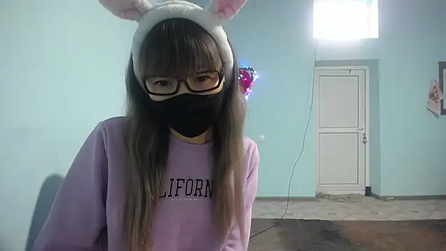 Snapshot of elllaaxx chatting on February 14, 3:22 am elllaaxx online show from February 14, 3:22 am