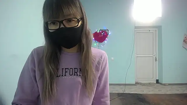 Snapshot of elllaaxx chatting on February 15, 3:52 am elllaaxx online show from February 15, 3:52 am