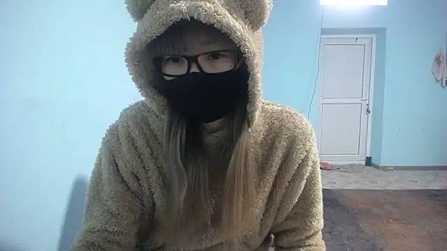 Snapshot of elllaaxx chatting on February 20, 3:12 am elllaaxx online show from February 20, 3:12 am