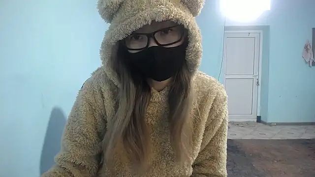 Snapshot of elllaaxx chatting on February 21, 4:29 am elllaaxx online show from February 21, 4:29 am