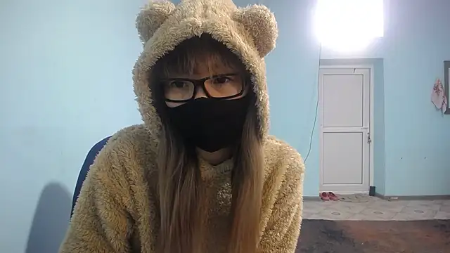 Snapshot of elllaaxx chatting on February 22, 4:40 am elllaaxx online show from February 22, 4:40 am