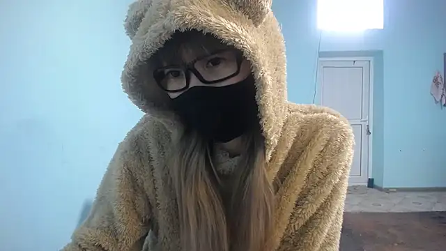 Snapshot of elllaaxx chatting on February 24, 3:33 am elllaaxx online show from February 24, 3:33 am