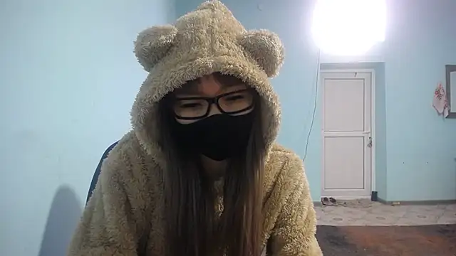 Snapshot of elllaaxx chatting on March 1, 6:46 am elllaaxx online show from March 1, 6:46 am