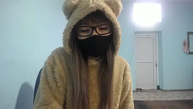 Snapshot of elllaaxx chatting on March 2, 4:07 am elllaaxx online show from March 2, 4:07 am