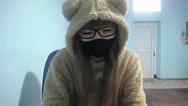 Snapshot of elllaaxx chatting on March 3, 3:30 am elllaaxx online show from March 3, 3:30 am