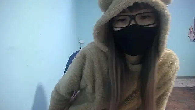 Snapshot of elllaaxx chatting on March 4, 3:33 am elllaaxx online show from March 4, 3:33 am
