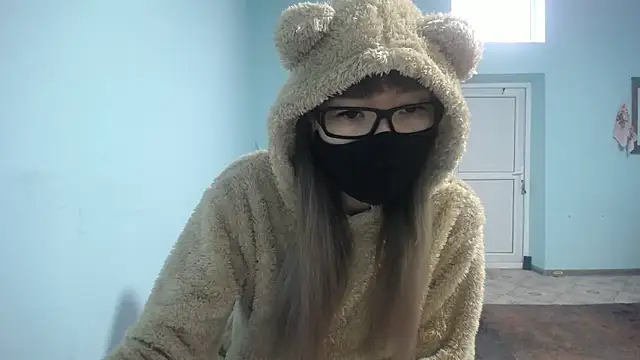Snapshot of elllaaxx chatting on March 7, 3:29 am elllaaxx online show from March 7, 3:29 am