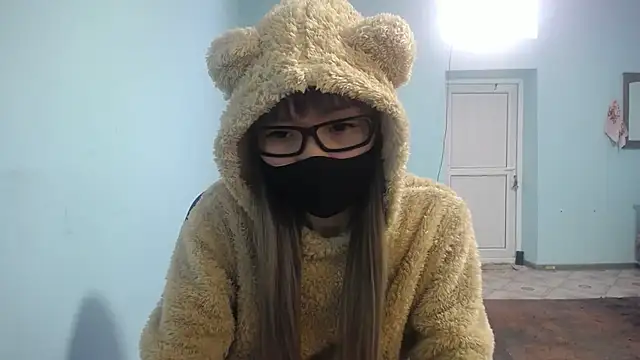 Snapshot of elllaaxx chatting on March 14, 9:57 am elllaaxx online show from March 14, 9:57 am