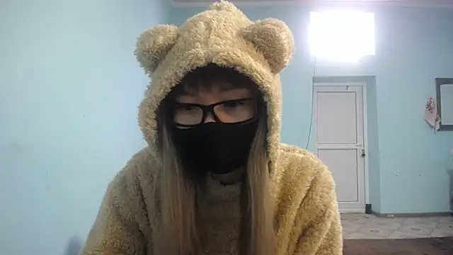 Snapshot of elllaaxx chatting on March 20, 4:07 am elllaaxx online show from March 20, 4:07 am