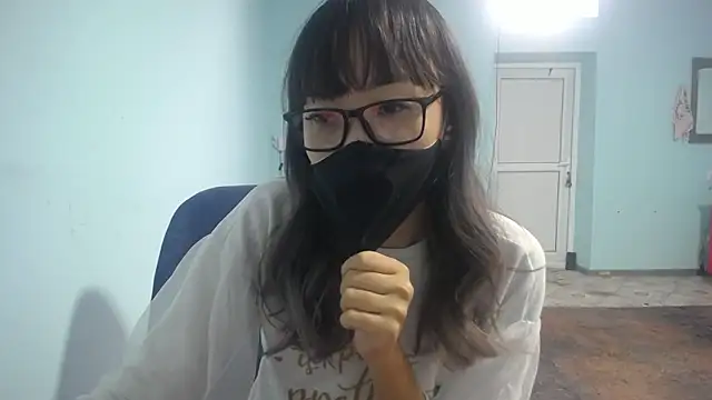 Snapshot of elllaaxx chatting on September 10, 3:28 am elllaaxx online show from September 10, 3:28 am