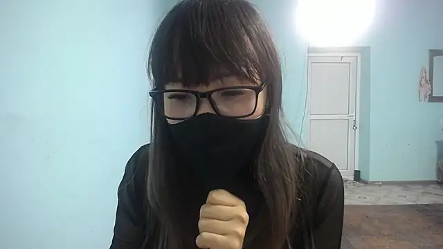 Snapshot of elllaaxx chatting on November 8, 4:23 am elllaaxx online show from November 8, 4:23 am