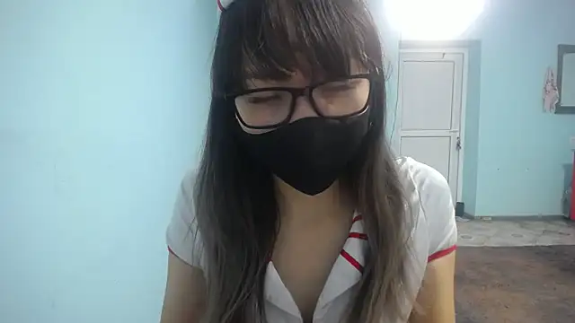 Snapshot of elllaaxx chatting on November 9, 4:55 am elllaaxx online show from November 9, 4:55 am