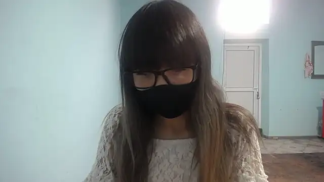 Snapshot of elllaaxx chatting on November 10, 4:44 am elllaaxx online show from November 10, 4:44 am