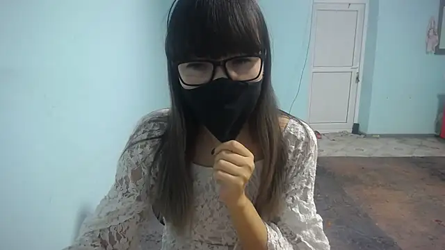 Snapshot of elllaaxx chatting on November 17, 4:07 am elllaaxx online show from November 17, 4:07 am