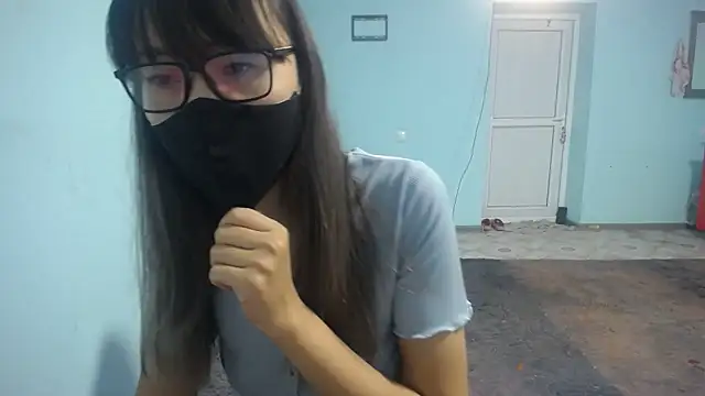 Snapshot of elllaaxx chatting on November 21, 3:38 am elllaaxx online show from November 21, 3:38 am