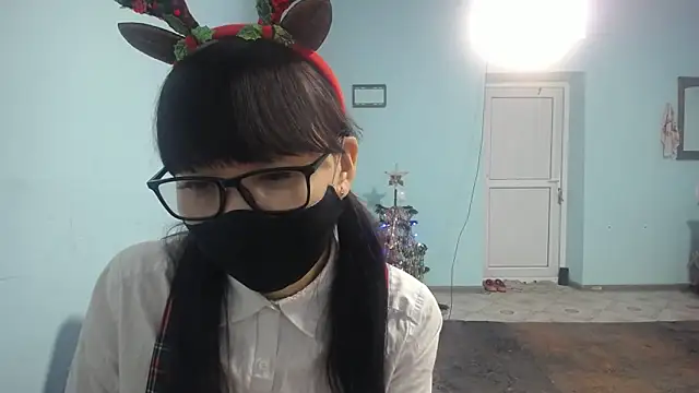 elllaaxx online show from January 8, 4:37 am