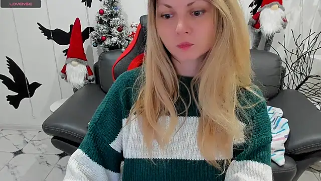 SmilingEmily  online show from January 3, 6:44 am