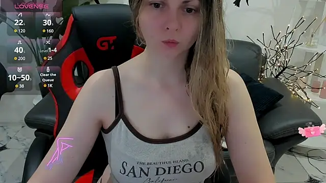 SmilingEmily  online show from January 18, 4:37 am