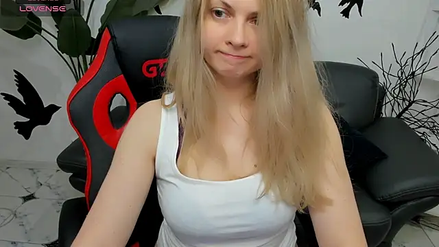 SmilingEmily  online show from January 31, 7:29 pm
