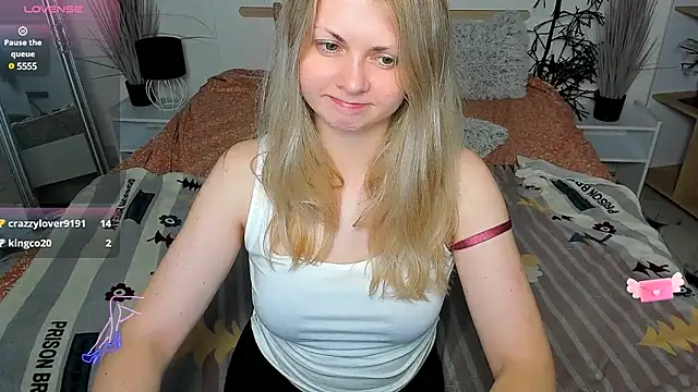SmilingEmily  online show from January 31, 11:13 pm