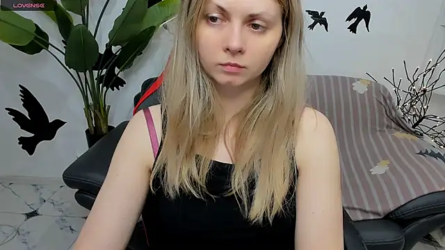 SmilingEmily  online show from February 7, 6:35 am