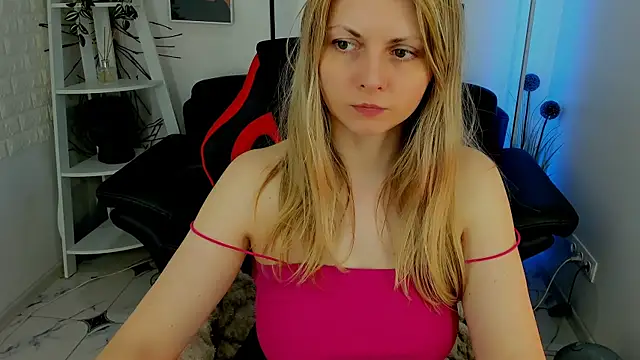 SmilingEmily  online show from March 5, 11:06 am