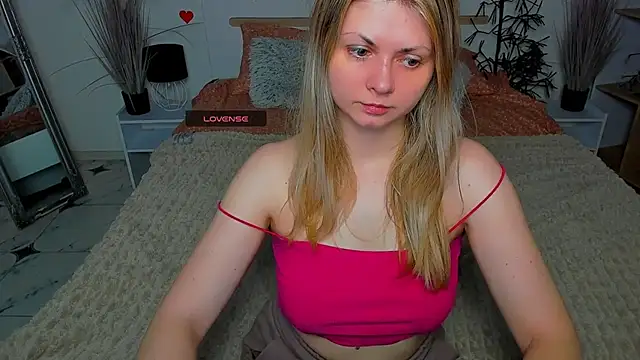 SmilingEmily  online show from March 6, 7:36 am