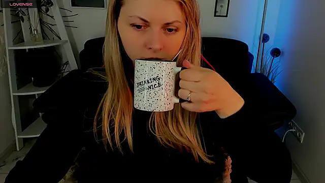 SmilingEmily  online show from March 12, 7:24 am