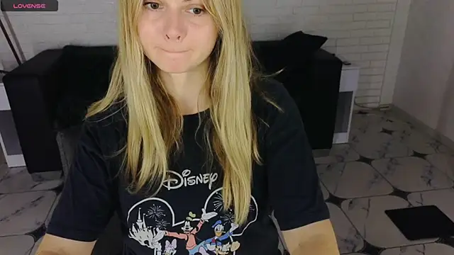 SmilingEmily  online show from September 10, 6:24 am