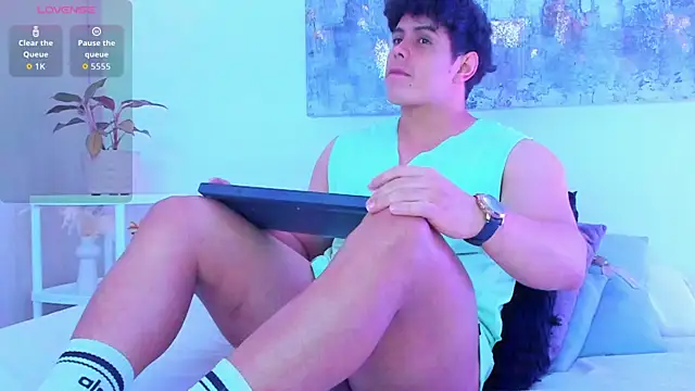 arminjones1 online show from October 9, 3:37 am