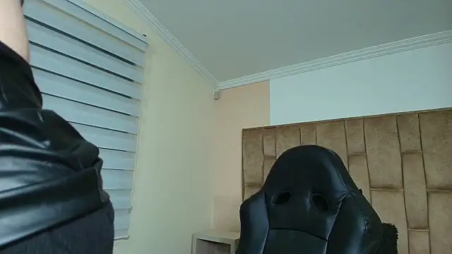 Naughty Kittenm online show from September 20, 10:38 am