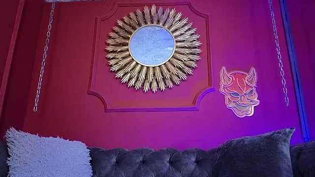 Julieta Russell online show from March 10, 12:10 pm