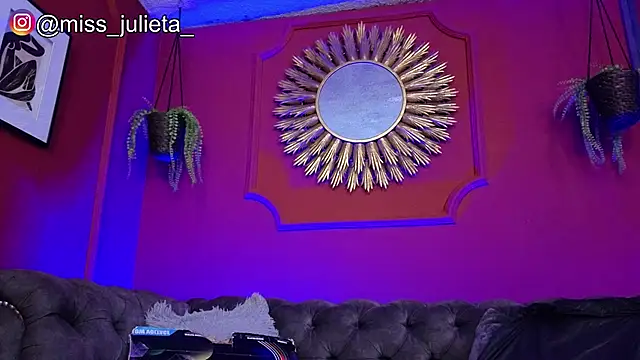 Julieta Russell online show from May 16, 11:42 am