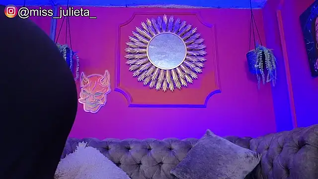 Julieta Russell online show from May 18, 11:38 am