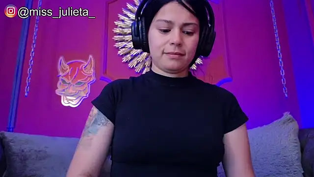 Julieta Russell online show from May 19, 12:11 pm
