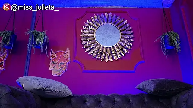 Julieta Russell online show from May 22, 11:38 am