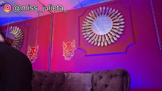 Julieta Russell online show from May 27, 12:02 pm