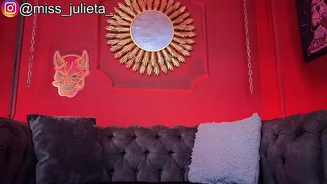 Julieta Russell online show from May 29, 11:41 am