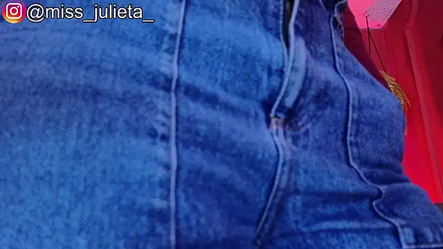 Julieta Russell online show from June 2, 11:45 am