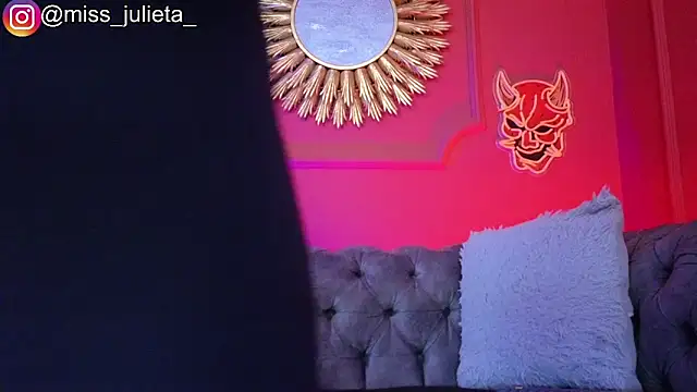 Julieta Russell online show from June 19, 12:20 pm