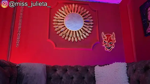 Julieta Russell online show from June 24, 12:37 pm