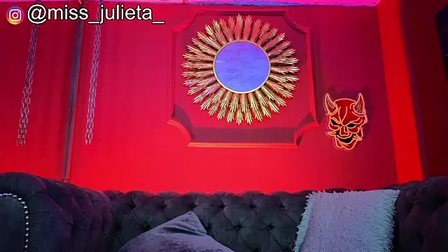 Julieta Russell online show from July 8, 11:58 am