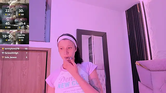 laurem-paulette online show from September 23, 7:50 pm