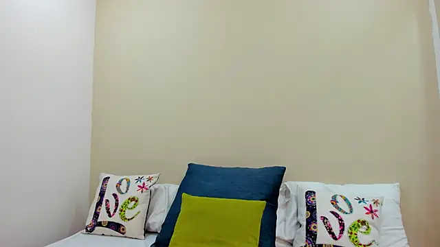 MadisonJenner online show from March 28, 11:32 am