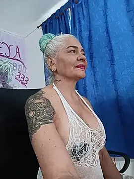 freyadevil333 online show from July 11, 2:42 pm