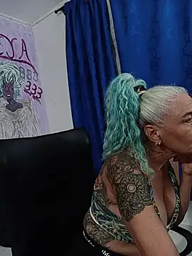 freyadevil333 online show from July 21, 7:11 am